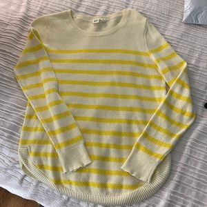 Gap sweater